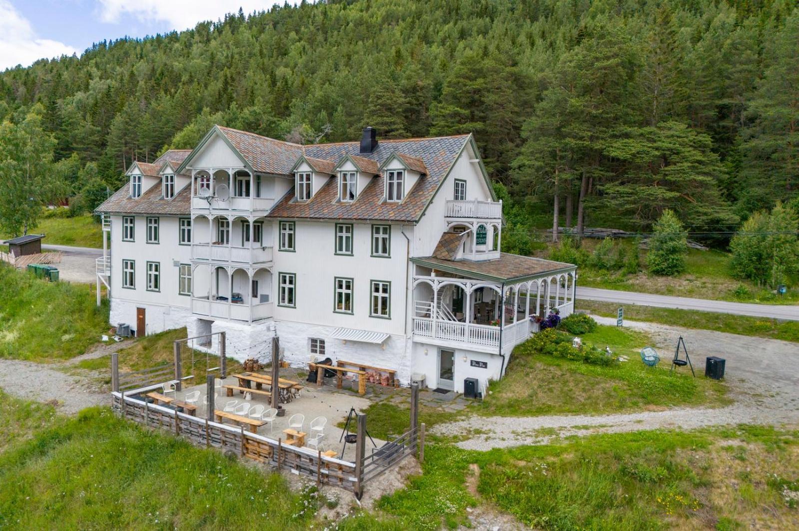 Heartbreak Hotel Nedre Heidal Exterior foto